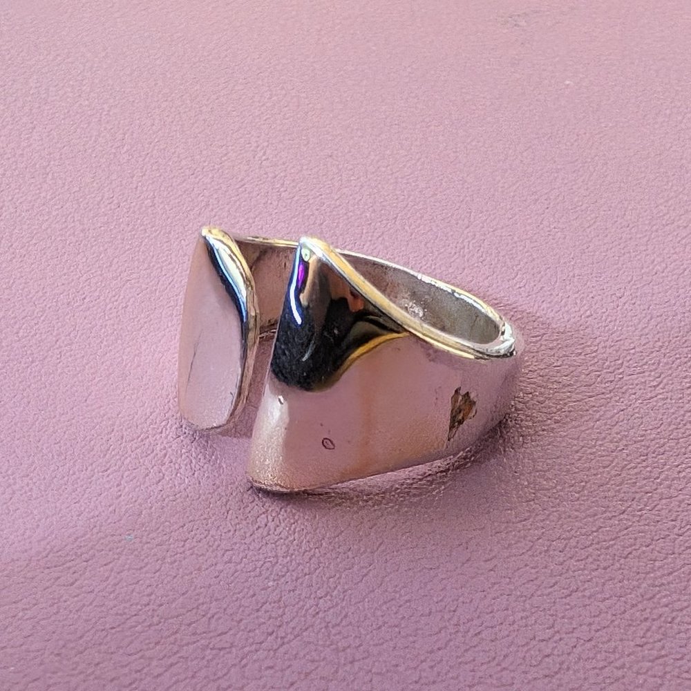 Silver ring - Picture 2 of 4